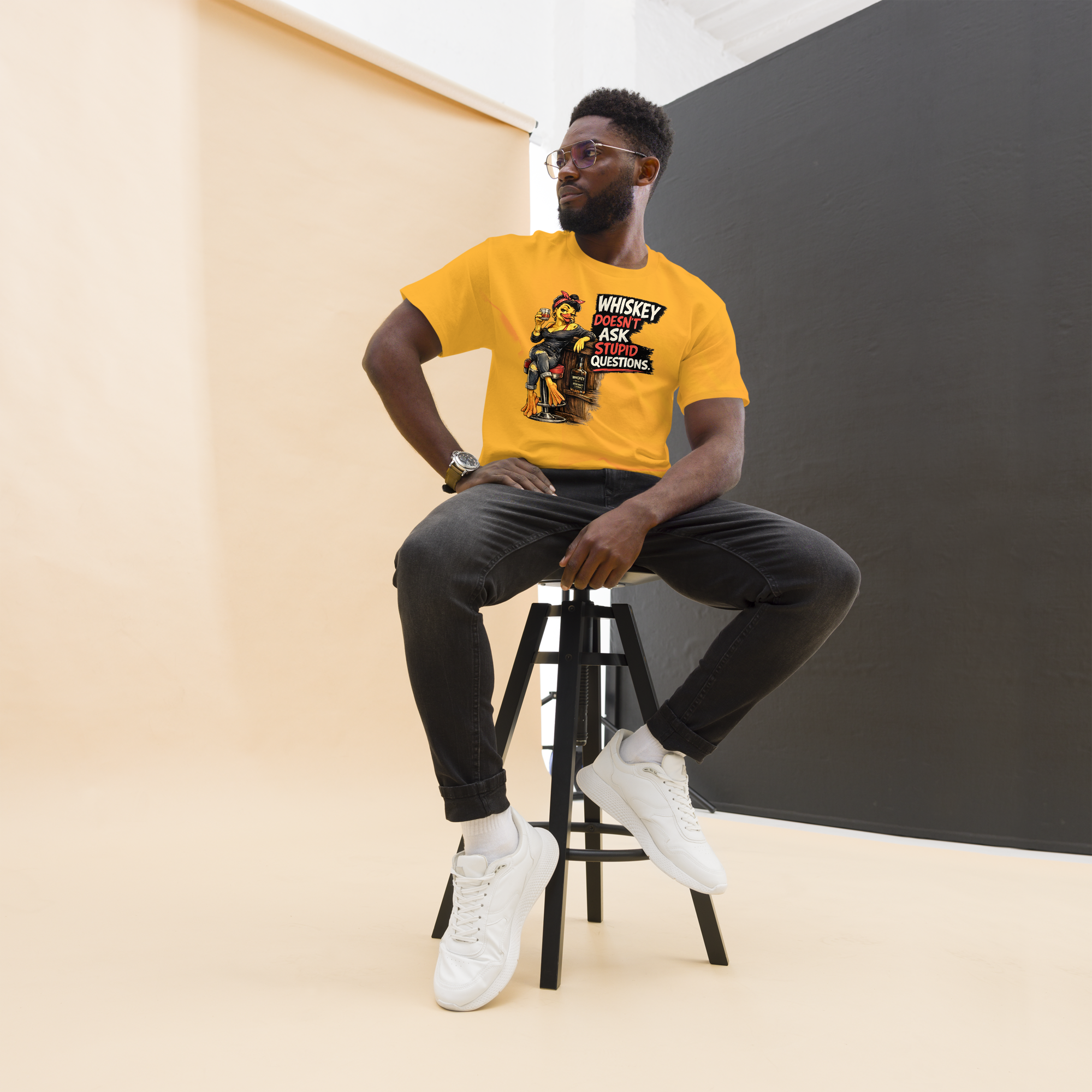 Unisex T-Shirt "Whiskey doesn't..." gedruckt